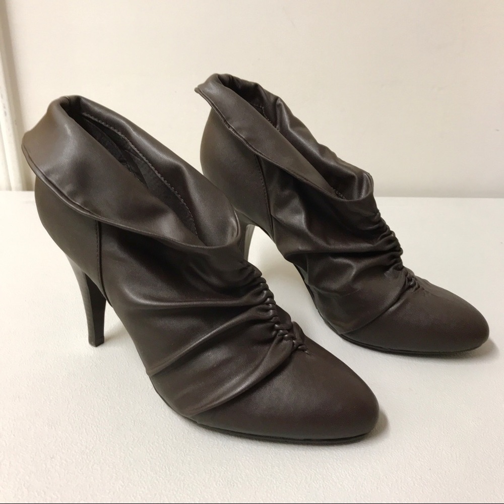 Heeled dress booties